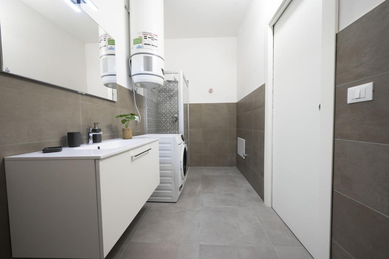 בולוניה Getthekey Lenzi Suites מראה חיצוני תמונה